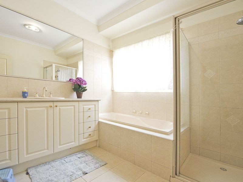 52 Wood Road, Narre Warren South VIC 3805