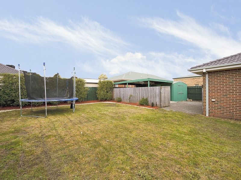 52 Wood Road, Narre Warren South VIC 3805