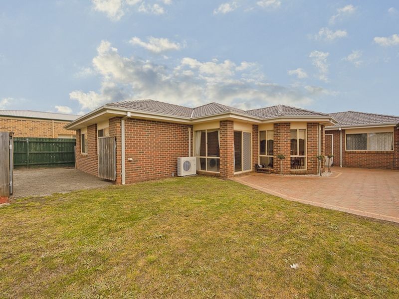 52 Wood Road, Narre Warren South VIC 3805