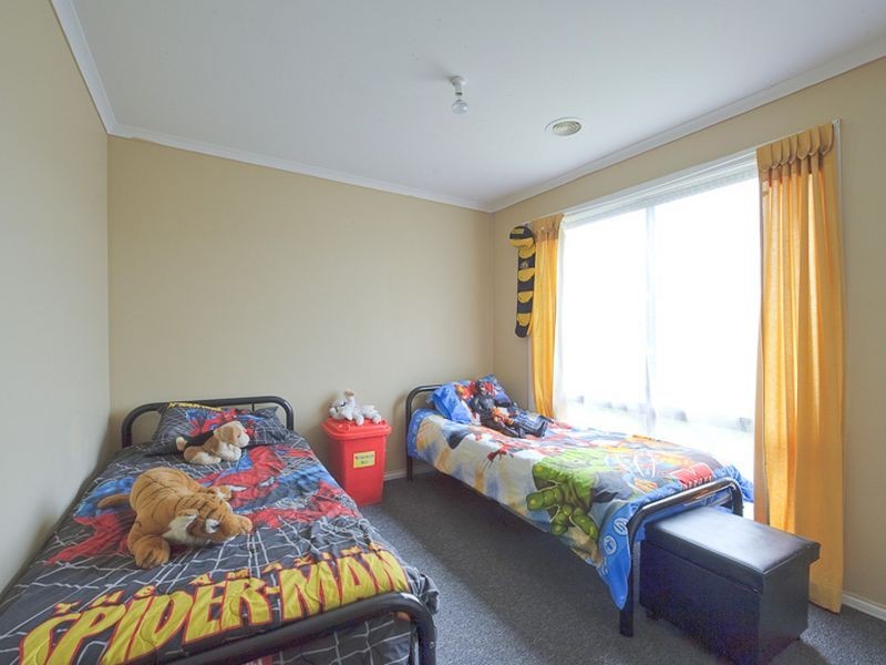 10 Bookham Way, Cranbourne West VIC 3977