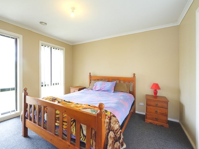 10 Bookham Way, Cranbourne West VIC 3977