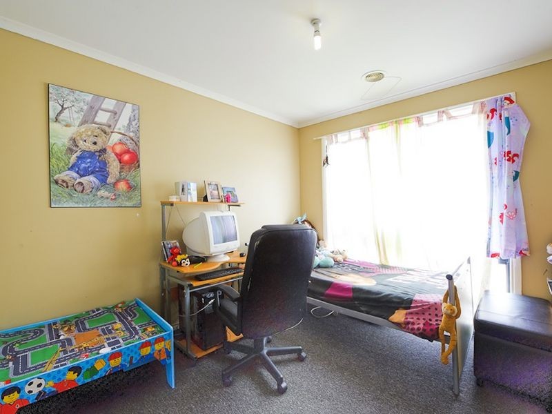 10 Bookham Way, Cranbourne West VIC 3977