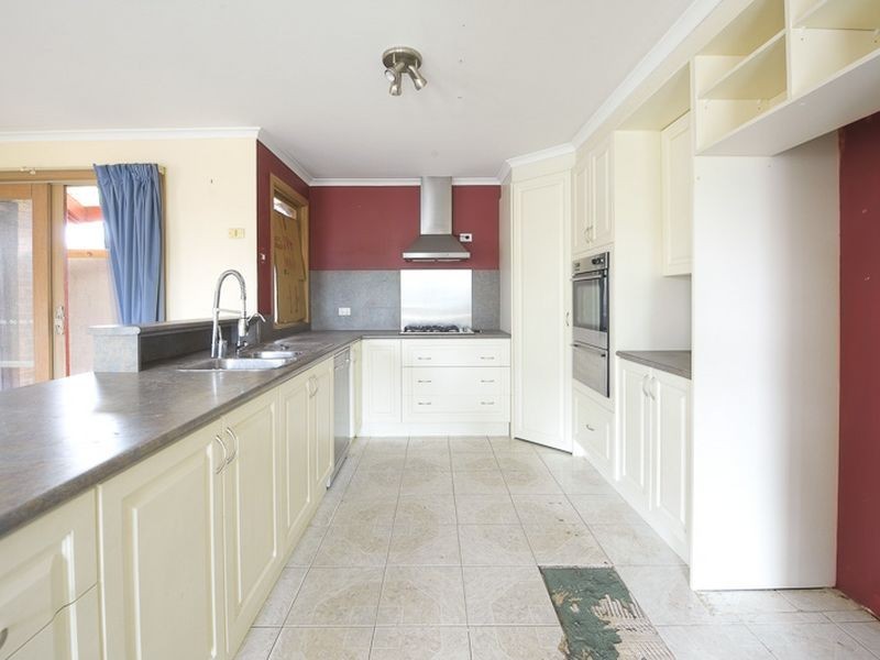 13 Patricia Court, Hampton Park VIC 3976