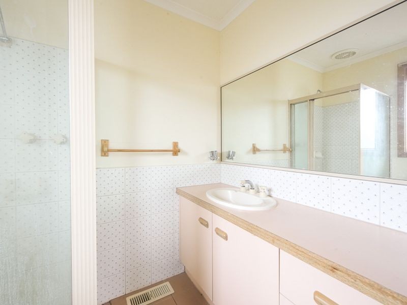 13 Patricia Court, Hampton Park VIC 3976