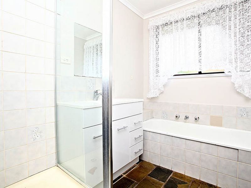 5 Joel Way, Hampton Park VIC 3976