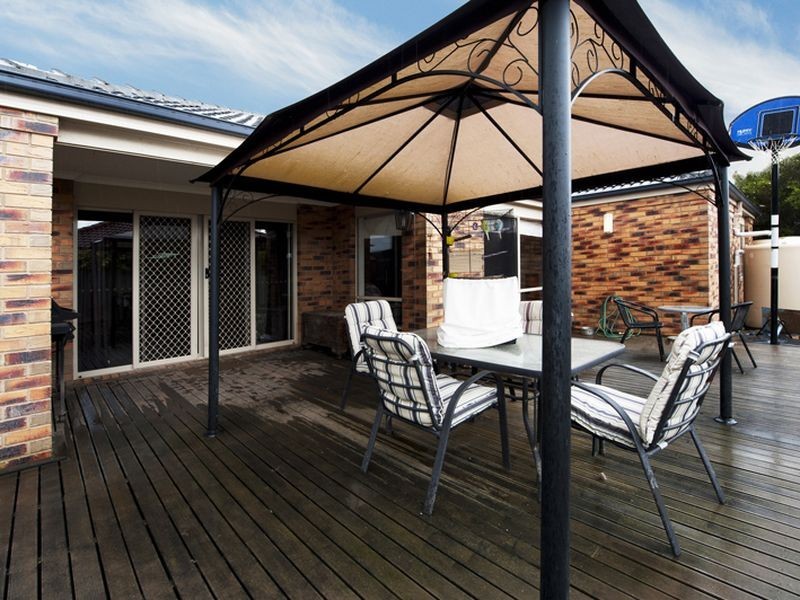 85 Robinswood Parade, Narre Warren South VIC 3805