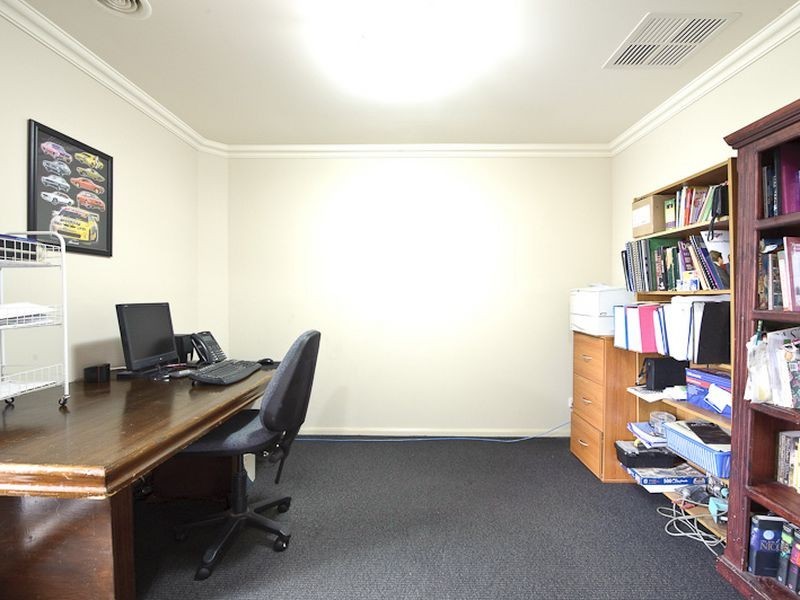 85 Robinswood Parade, Narre Warren South VIC 3805