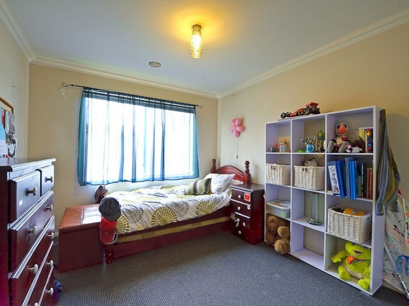 85 Robinswood Parade, Narre Warren South VIC 3805