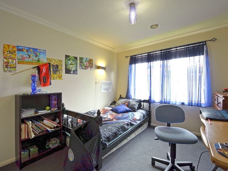 85 Robinswood Parade, Narre Warren South VIC 3805