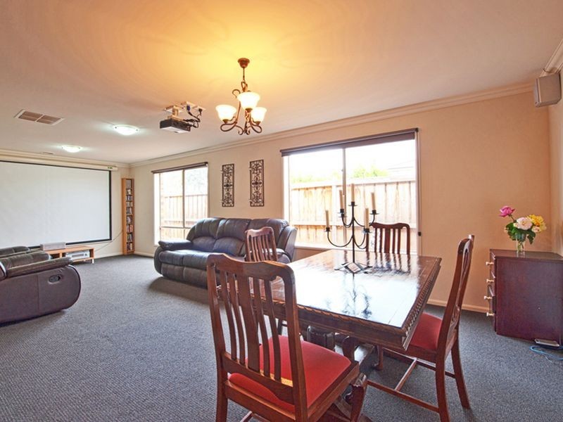 85 Robinswood Parade, Narre Warren South VIC 3805