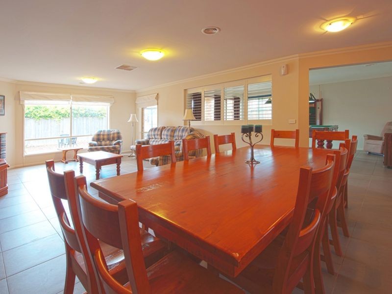 85 Robinswood Parade, Narre Warren South VIC 3805