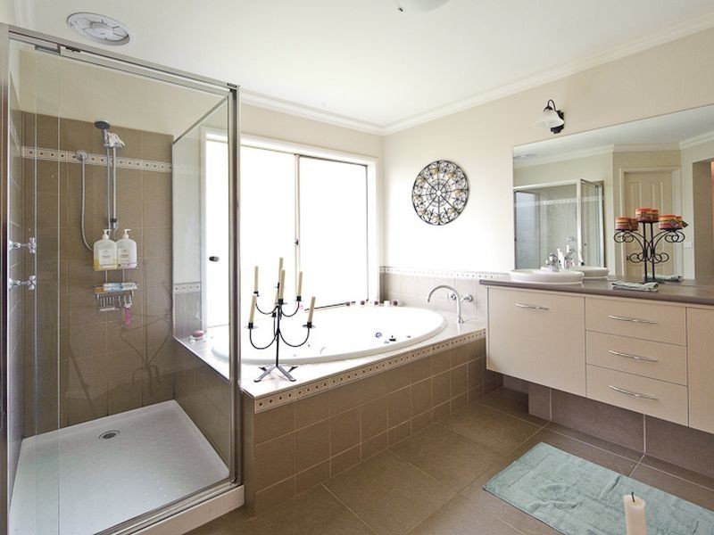 85 Robinswood Parade, Narre Warren South VIC 3805