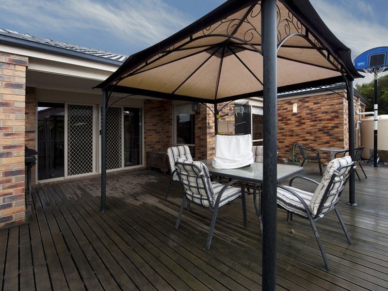 85 Robinswood Parade, Narre Warren South VIC 3805