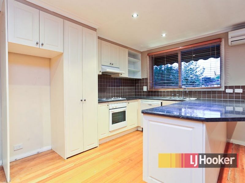 24 Sweetgum Avenue, Narre Warren VIC 3805