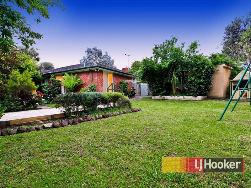 24 Sweetgum Avenue, Narre Warren VIC 3805