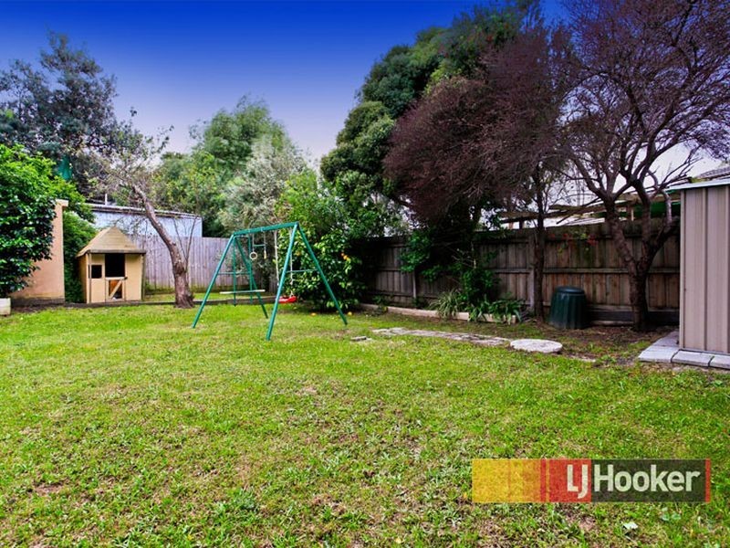 24 Sweetgum Avenue, Narre Warren VIC 3805