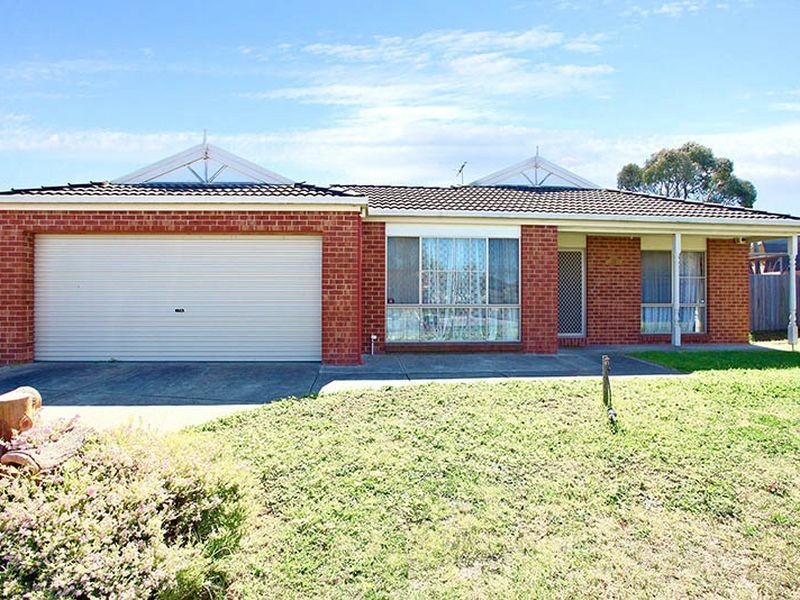 13 Summit Court, Hampton Park VIC 3976