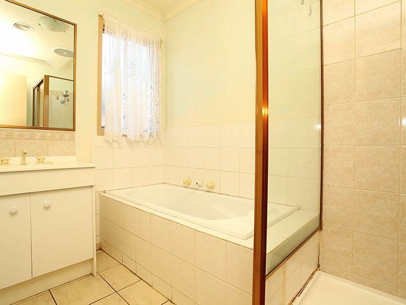 13 Summit Court, Hampton Park VIC 3976