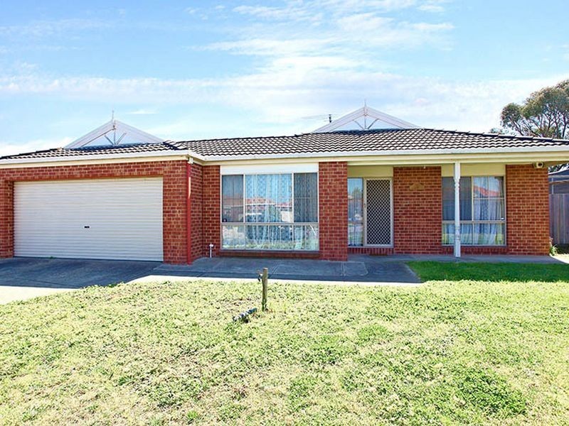 13 Summit Court, Hampton Park VIC 3976