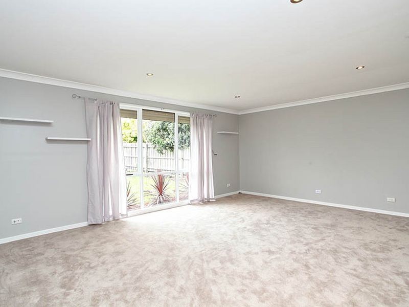 69 Springfield Crescent, Hampton Park VIC 3976