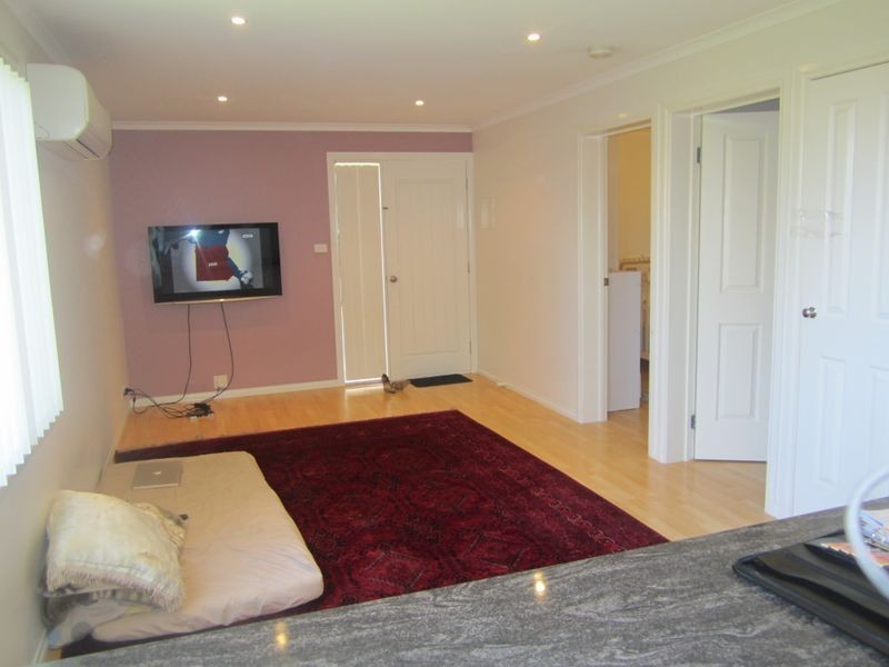 17B Henlow Rise, Hallam VIC 3803