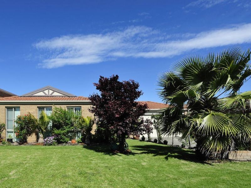 38 Lighthorse Crescent, Narre Warren South VIC 3805