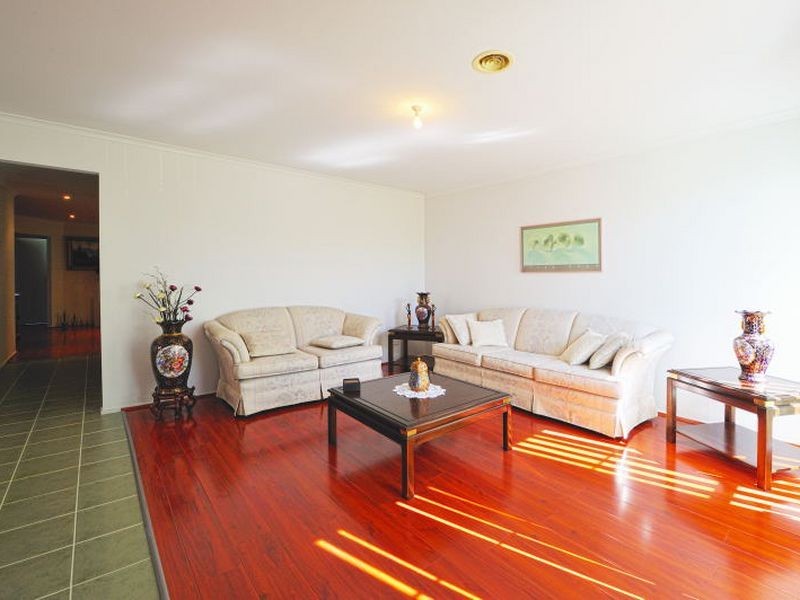 38 Lighthorse Crescent, Narre Warren South VIC 3805