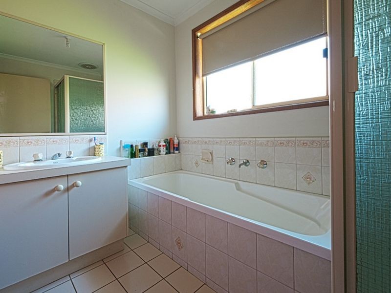 16 Sandhurst Mews, Hampton Park VIC 3976