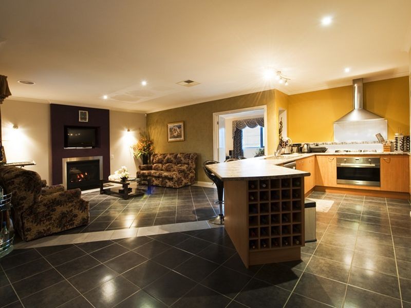 10 Broadstone Way, Cranbourne VIC 3977