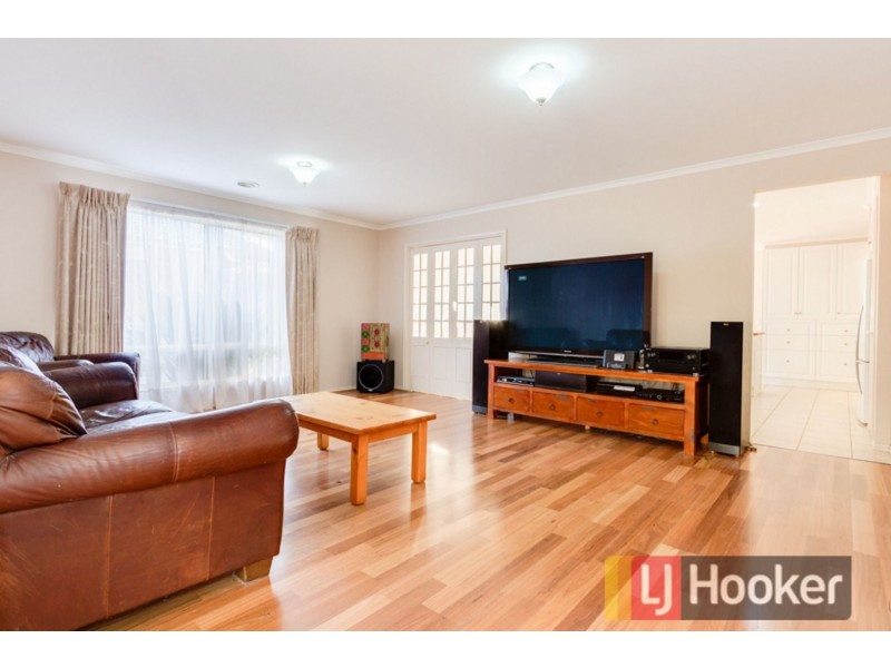 9 Cobbler Grange, Lynbrook VIC 3975