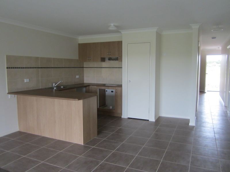 31 Sallys Run, Hampton Park VIC 3976