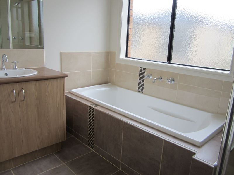 31 Sallys Run, Hampton Park VIC 3976