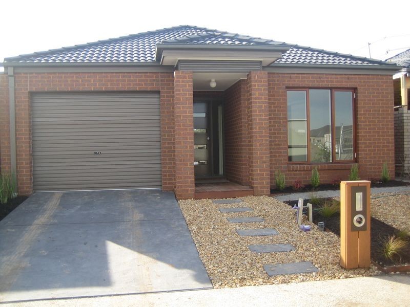 43 Moore Mews, Pakenham VIC 3810