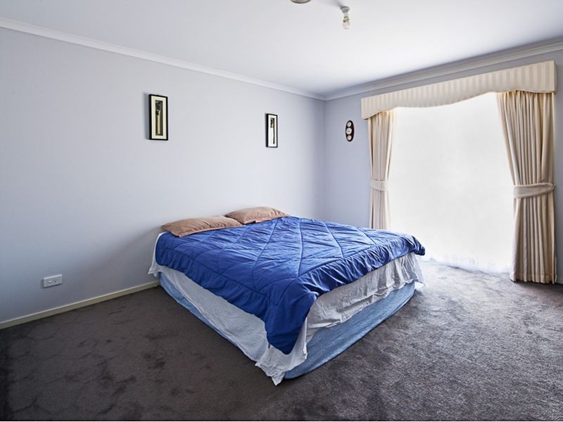 27 Domino Way, Hampton Park VIC 3976