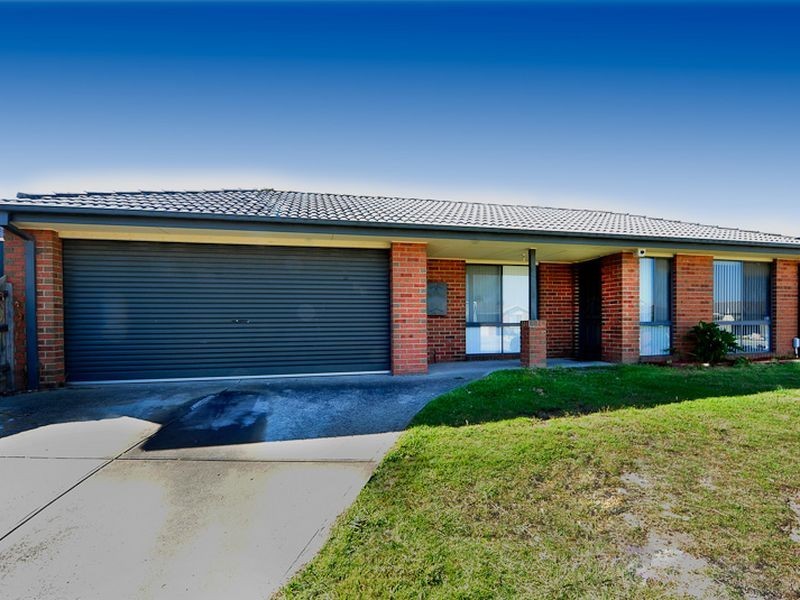 4 Woodside Close, Hampton Park VIC 3976