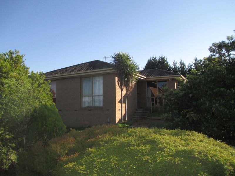 2. Skye Crescent, Endeavour Hills VIC 3802