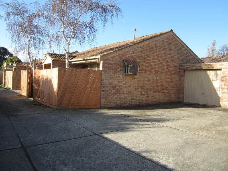 2/32 Bride Avenue, Hampton Park VIC 3976