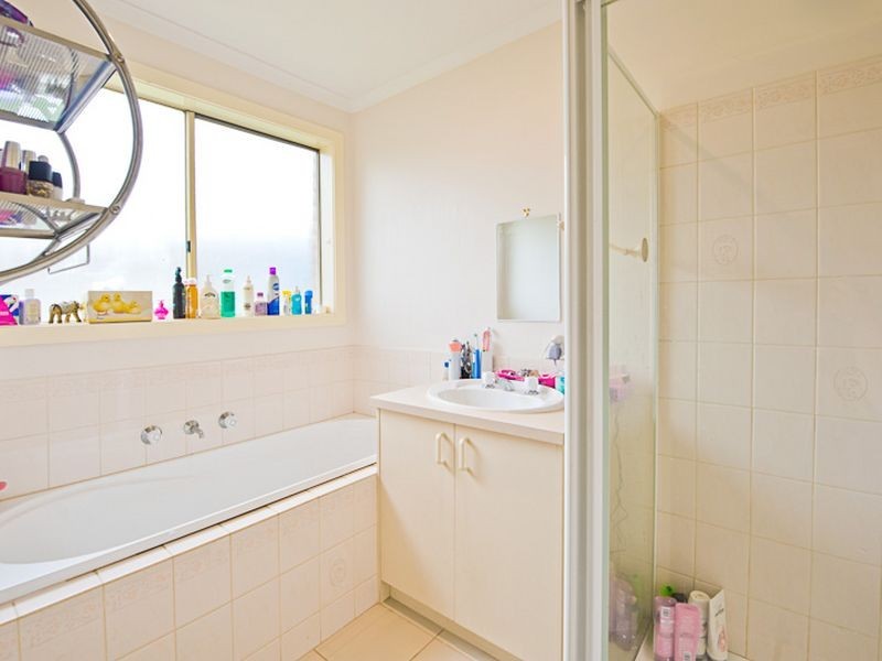 32 The Parkway, Hampton Park VIC 3976