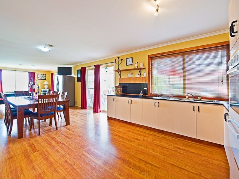 9 Amberley Park Drive, Narre Warren South VIC 3805