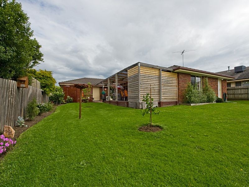 9 Amberley Park Drive, Narre Warren South VIC 3805