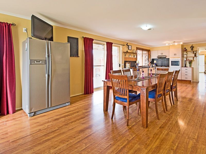 9 Amberley Park Drive, Narre Warren South VIC 3805