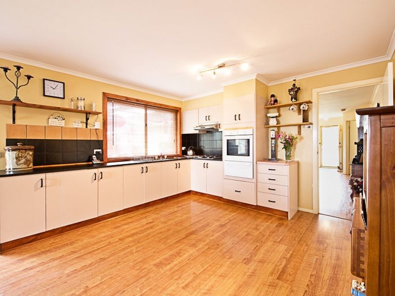 9 Amberley Park Drive, Narre Warren South VIC 3805