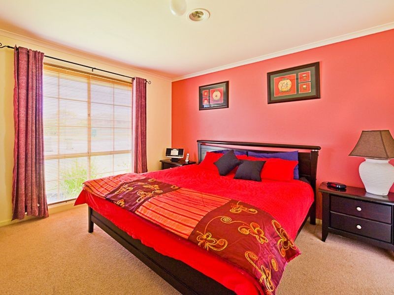 9 Amberley Park Drive, Narre Warren South VIC 3805