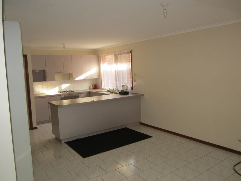 36 Leopold Crescent, Hampton Park VIC 3976