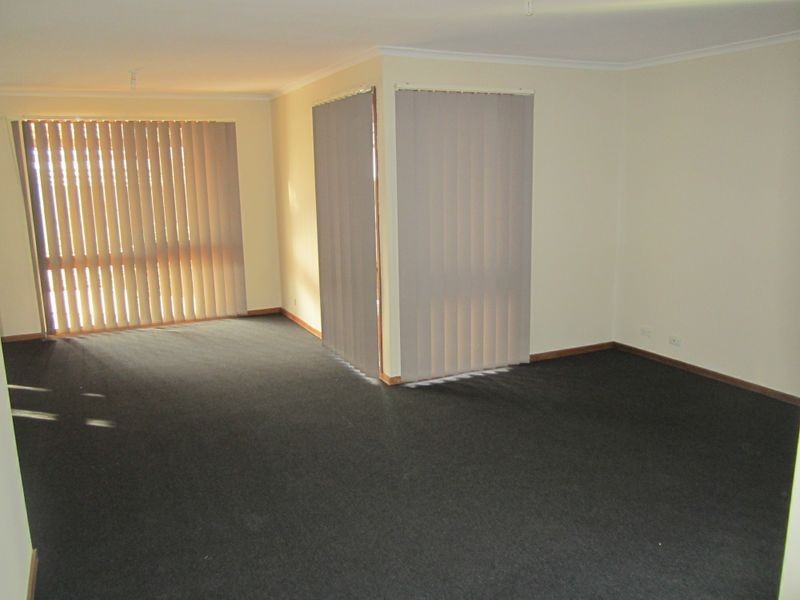 36 Leopold Crescent, Hampton Park VIC 3976