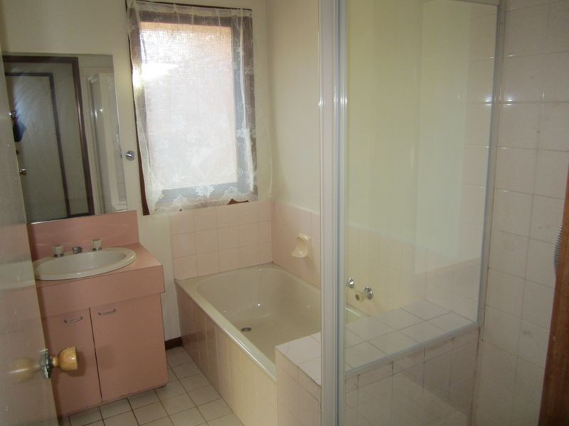 36 Leopold Crescent, Hampton Park VIC 3976