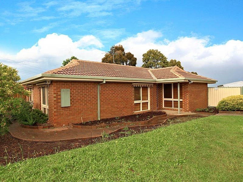 17 George Chudleigh Drive, Hallam VIC 3803