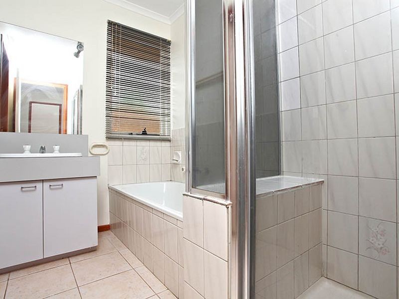 17 George Chudleigh Drive, Hallam VIC 3803