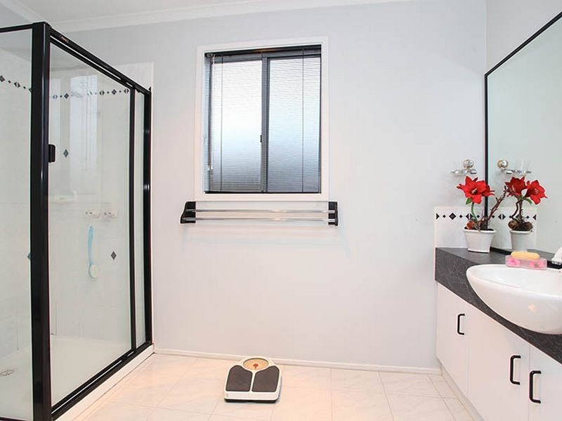 14 Pike Close, Narre Warren South VIC 3805