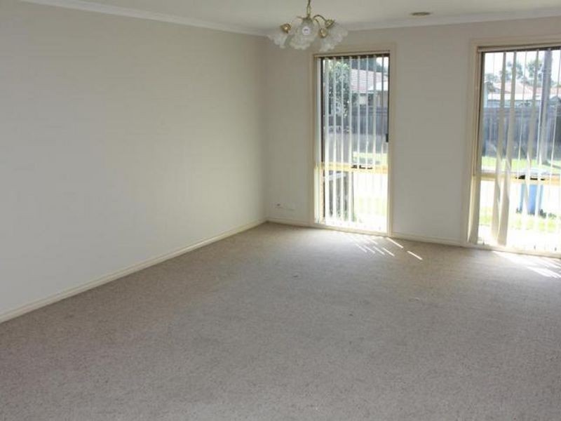 2/20 Robjant Street, Hampton Park VIC 3976